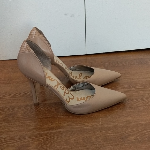 Heels - Picture 2 of 4